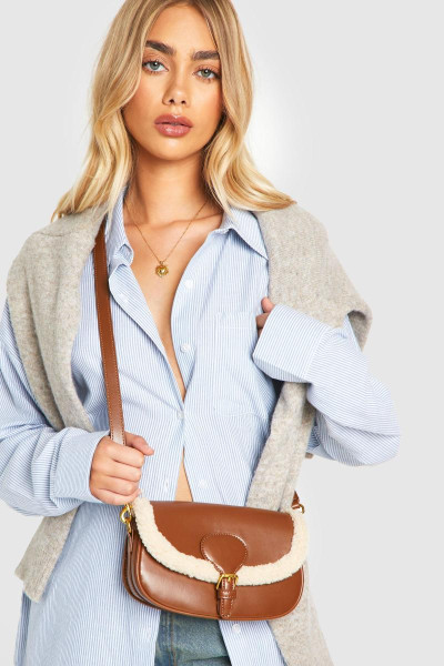 Сумка через плече з пряжкою Borg Сумка через плече з пряжкою Borg