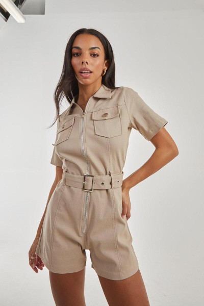 Близький утилітний ігровий костюм