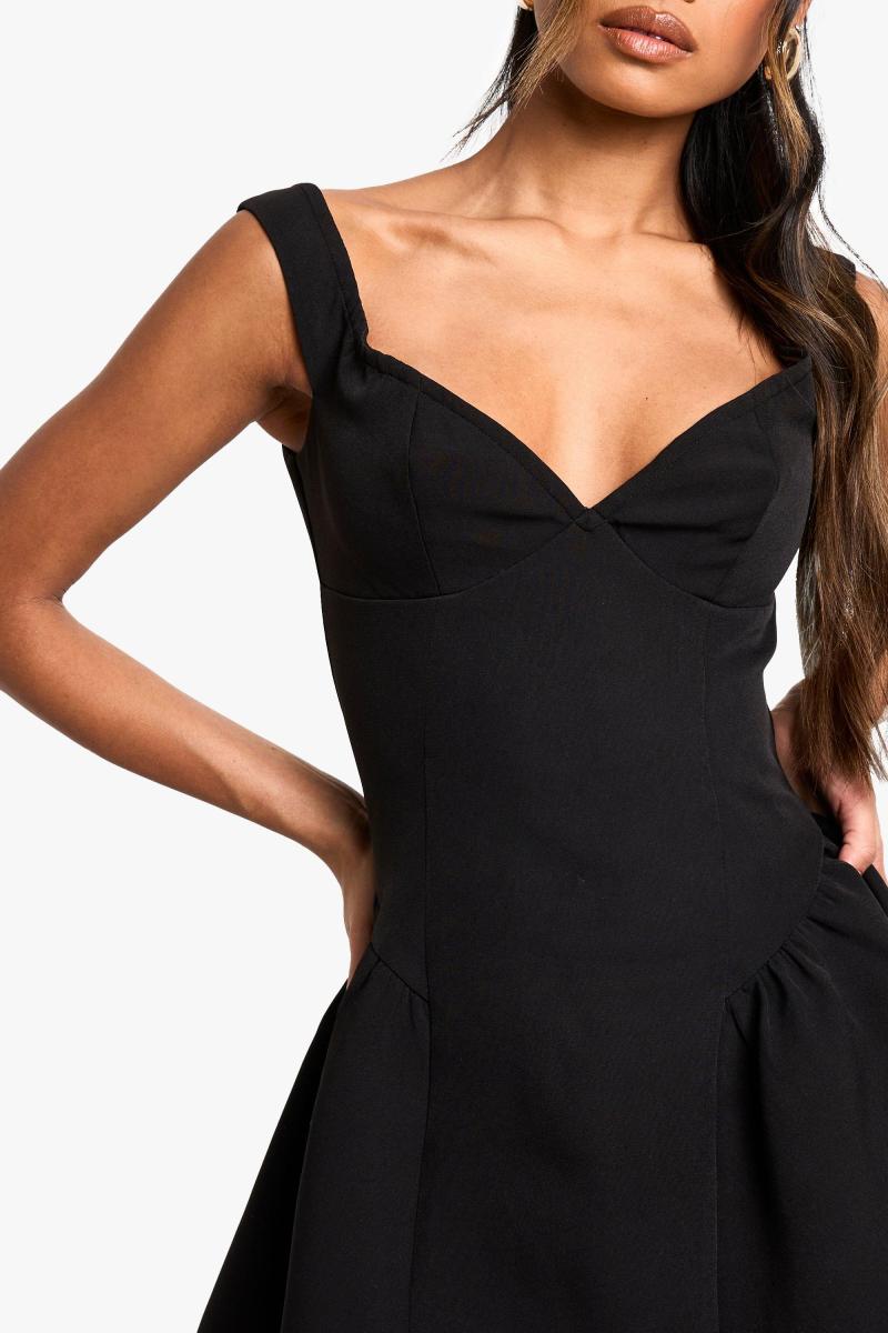 Бардо Структурований об'ємний міні -сукня фігуриста