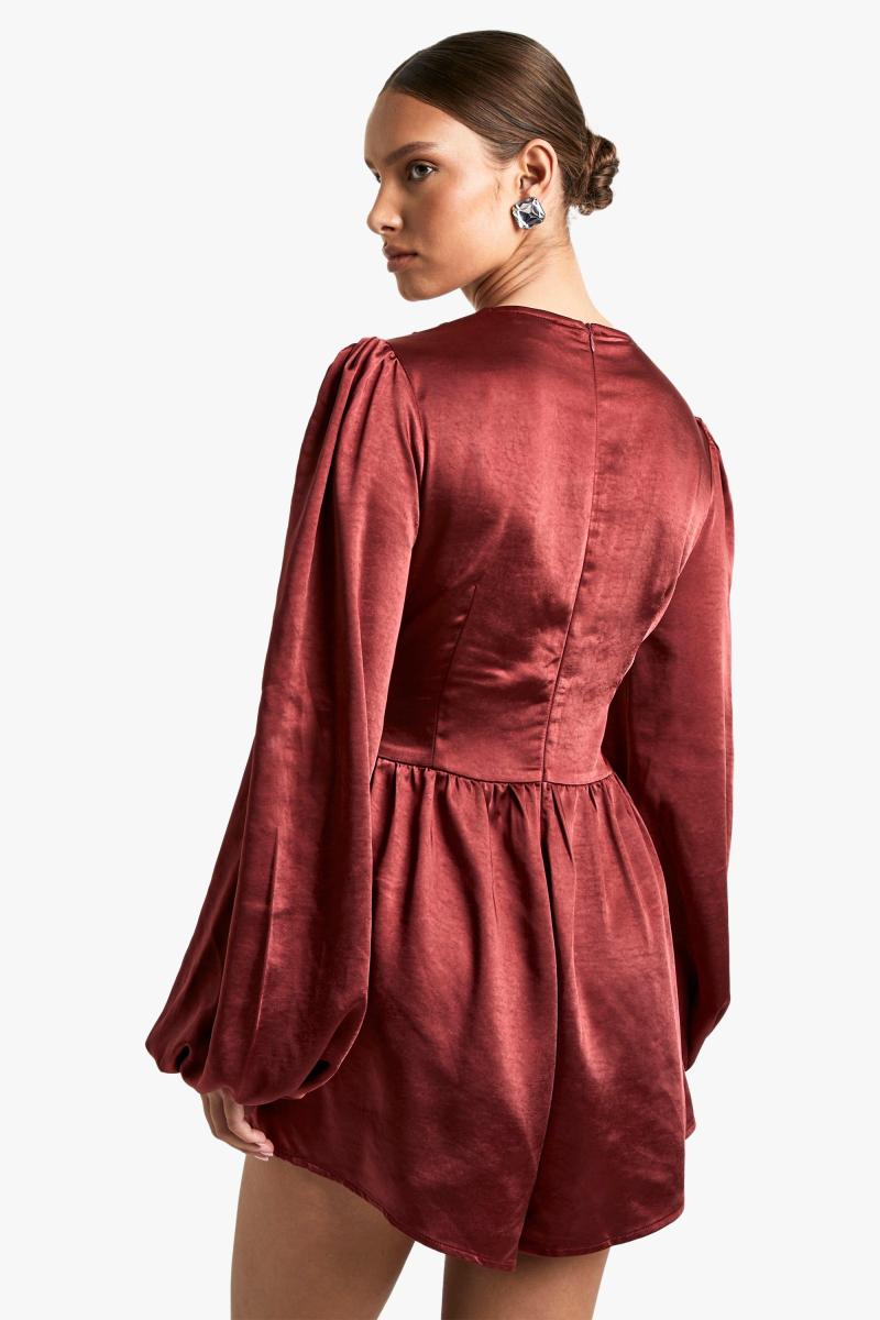 Атласний комбінезон із рюшами на талії