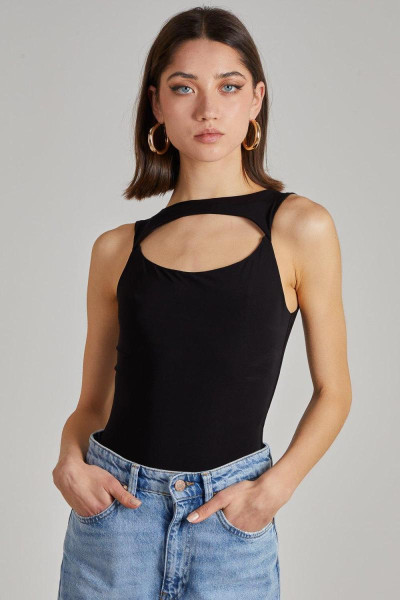 Слейка композиція без рукавів