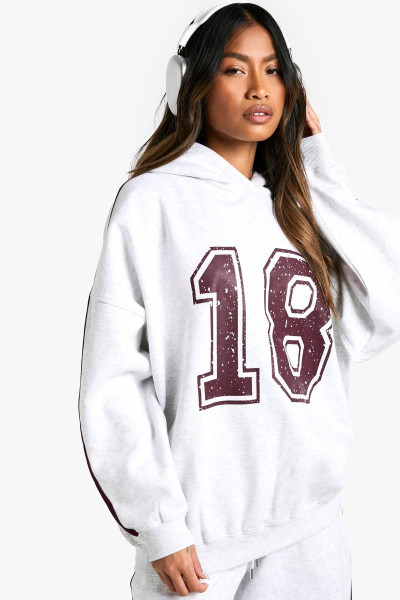 18 Друк із смугастої великої толстовки 18 Друк із смугастої великої толстовки