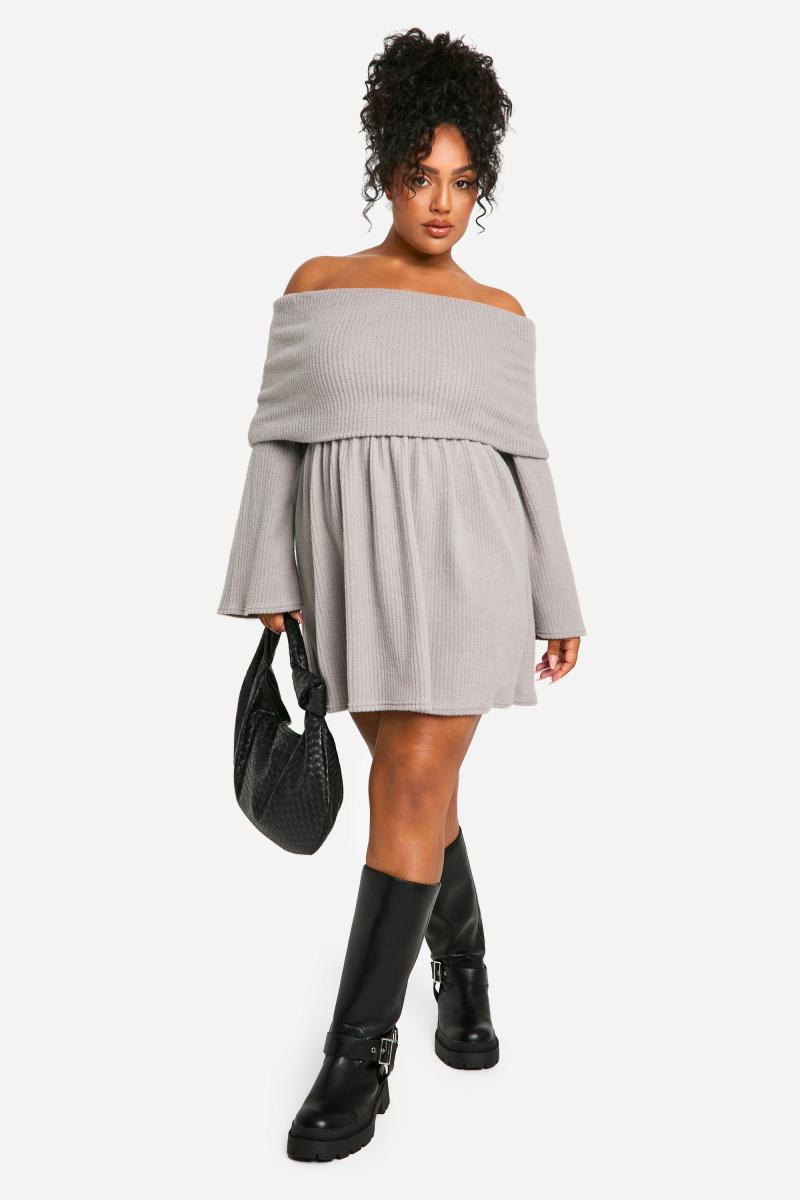 Плюс сукня-фігуристка з ребрами з відкритими плечима