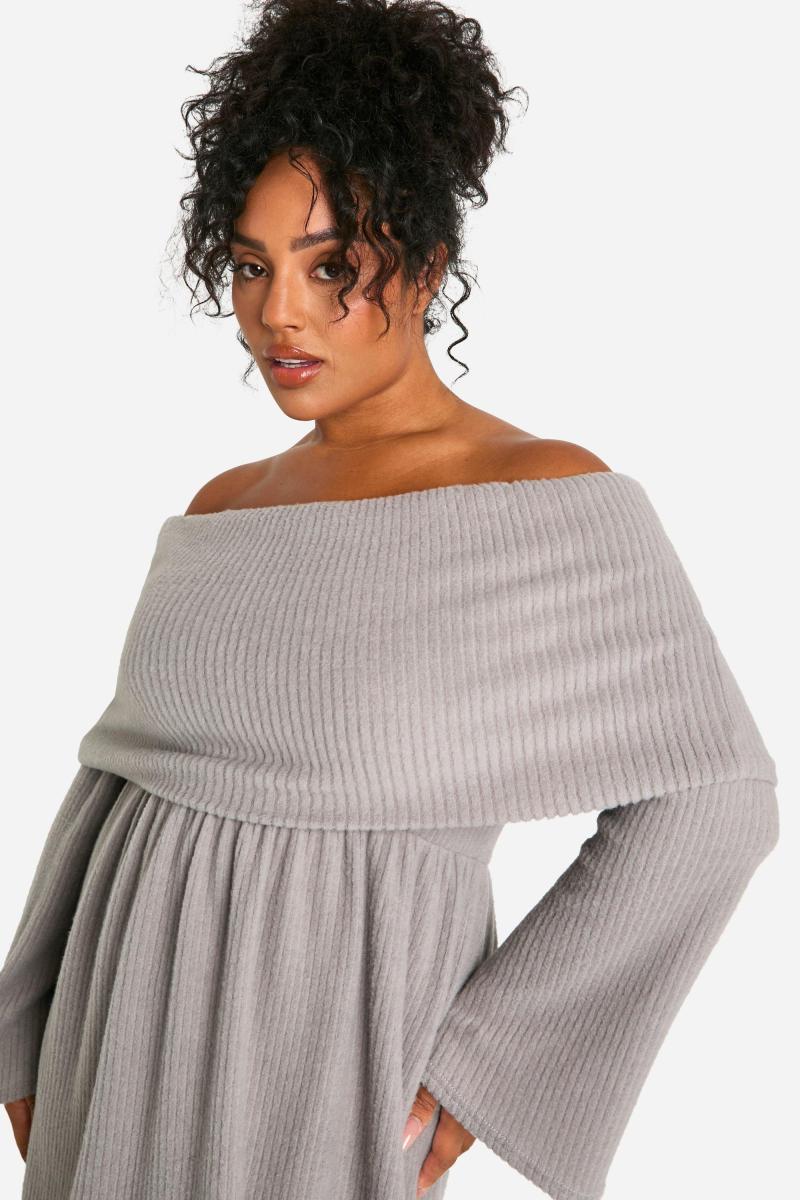 Плюс сукня-фігуристка з ребрами з відкритими плечима