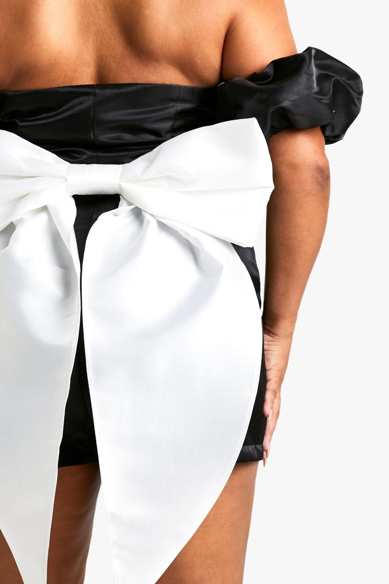 Плюс комбінезон із тафти та бантом на спині